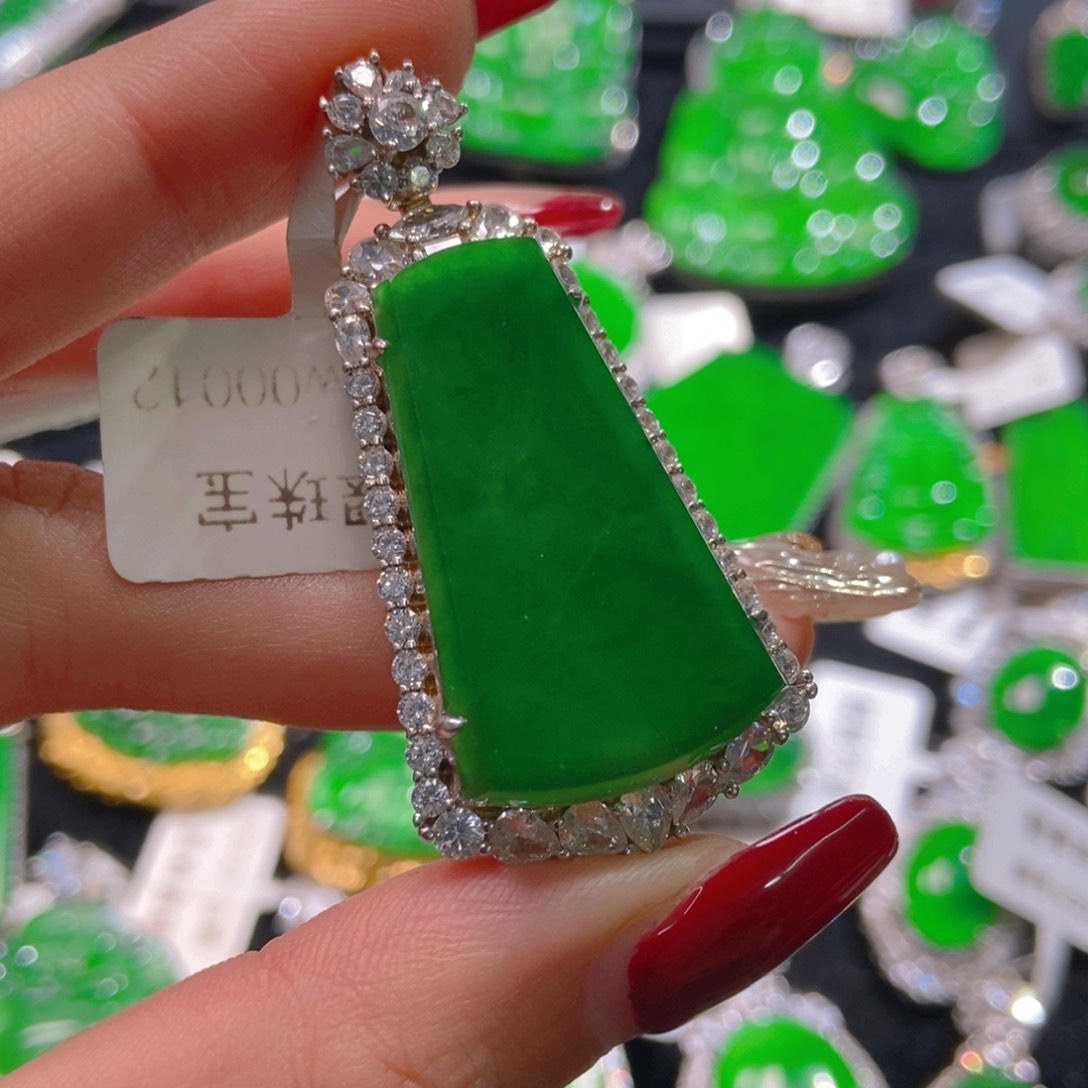 翡翠吊坠(不含链)未镶嵌