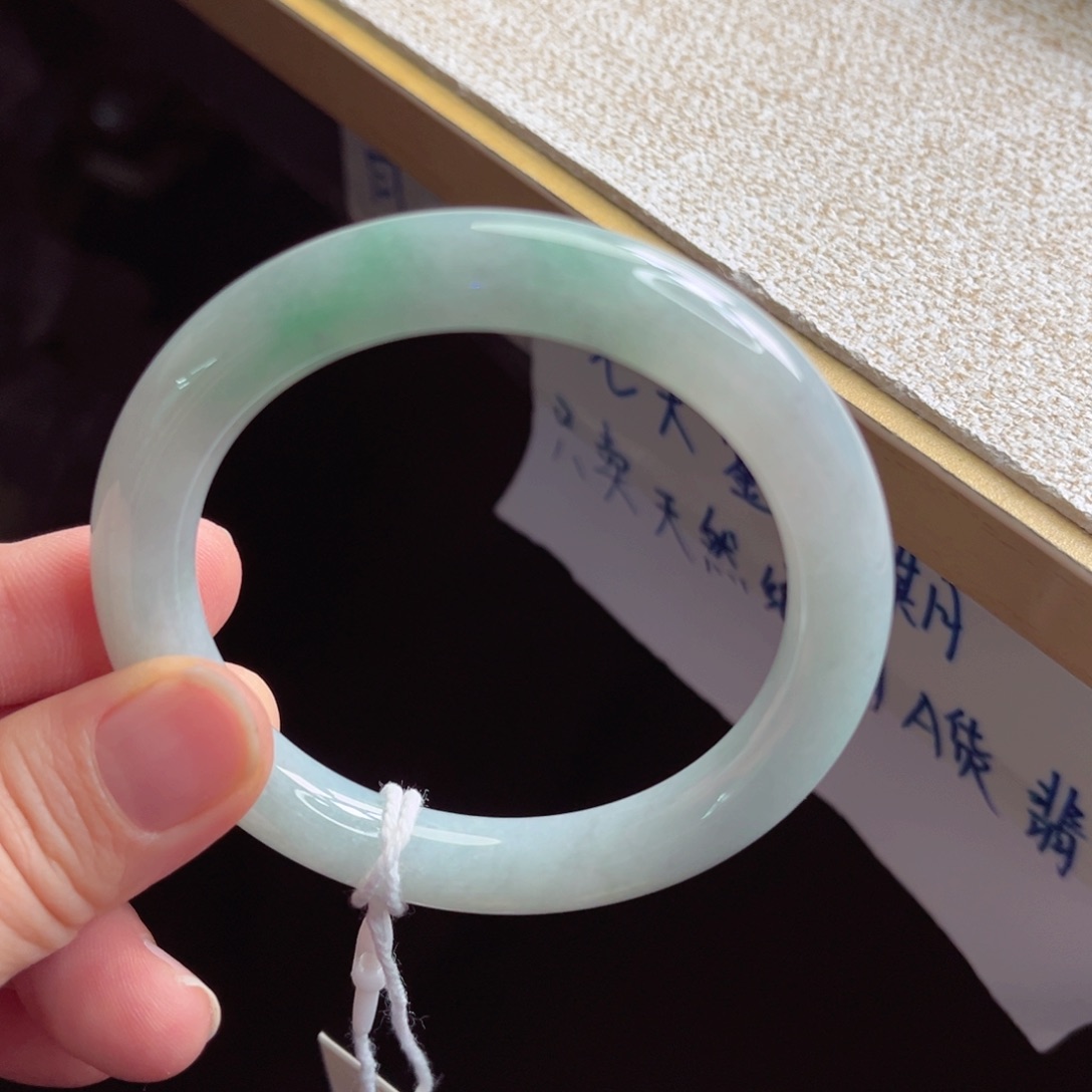 翡翠未镶嵌手镯手镯