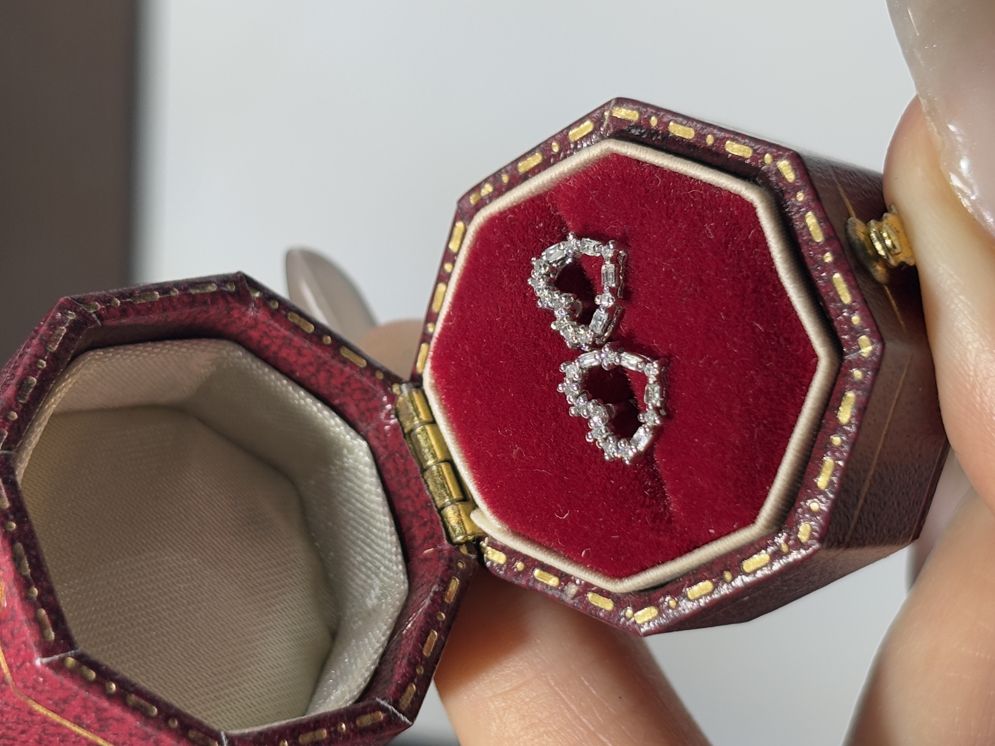 【N·5高定珠宝】 爱心镂空耳钉 