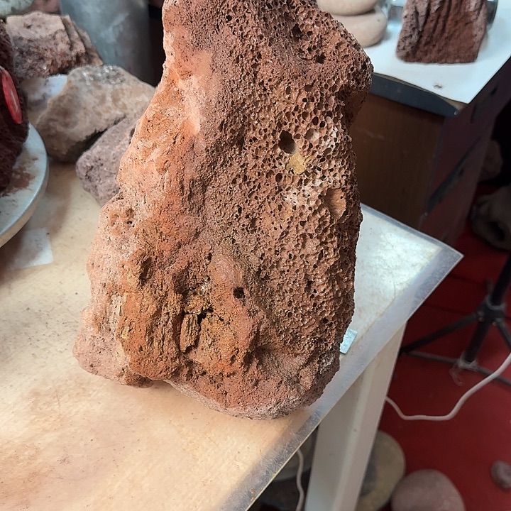 火山石原石红色1块