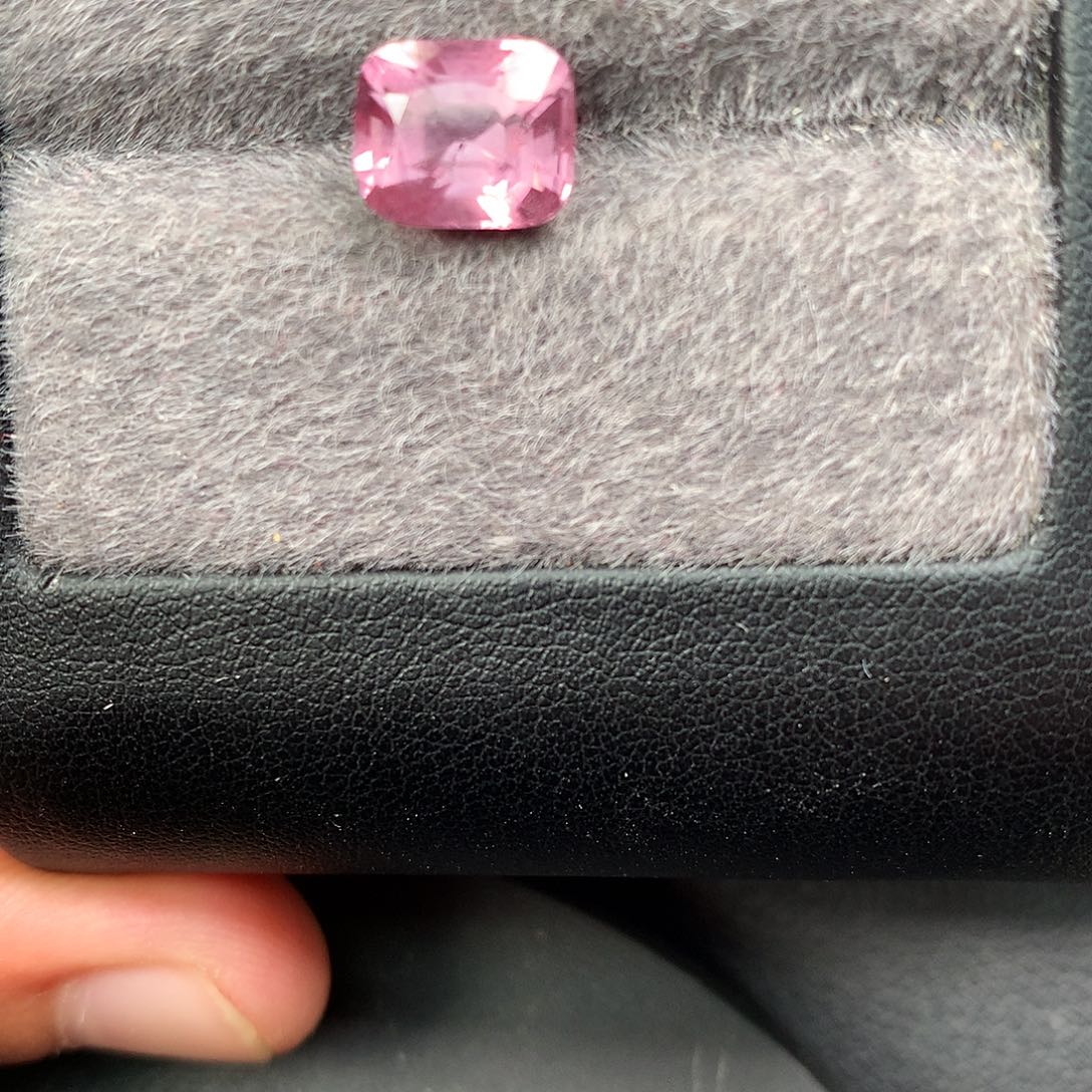 裸石未镶嵌石榴石3.39克拉天然石榴石