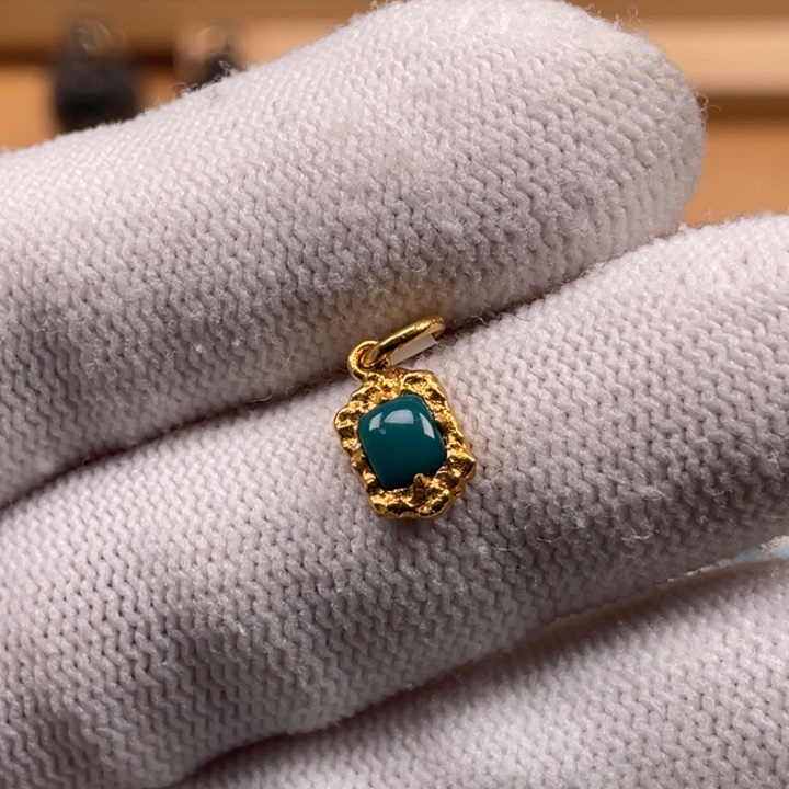 绿松石18K金镶嵌珠宝奇石