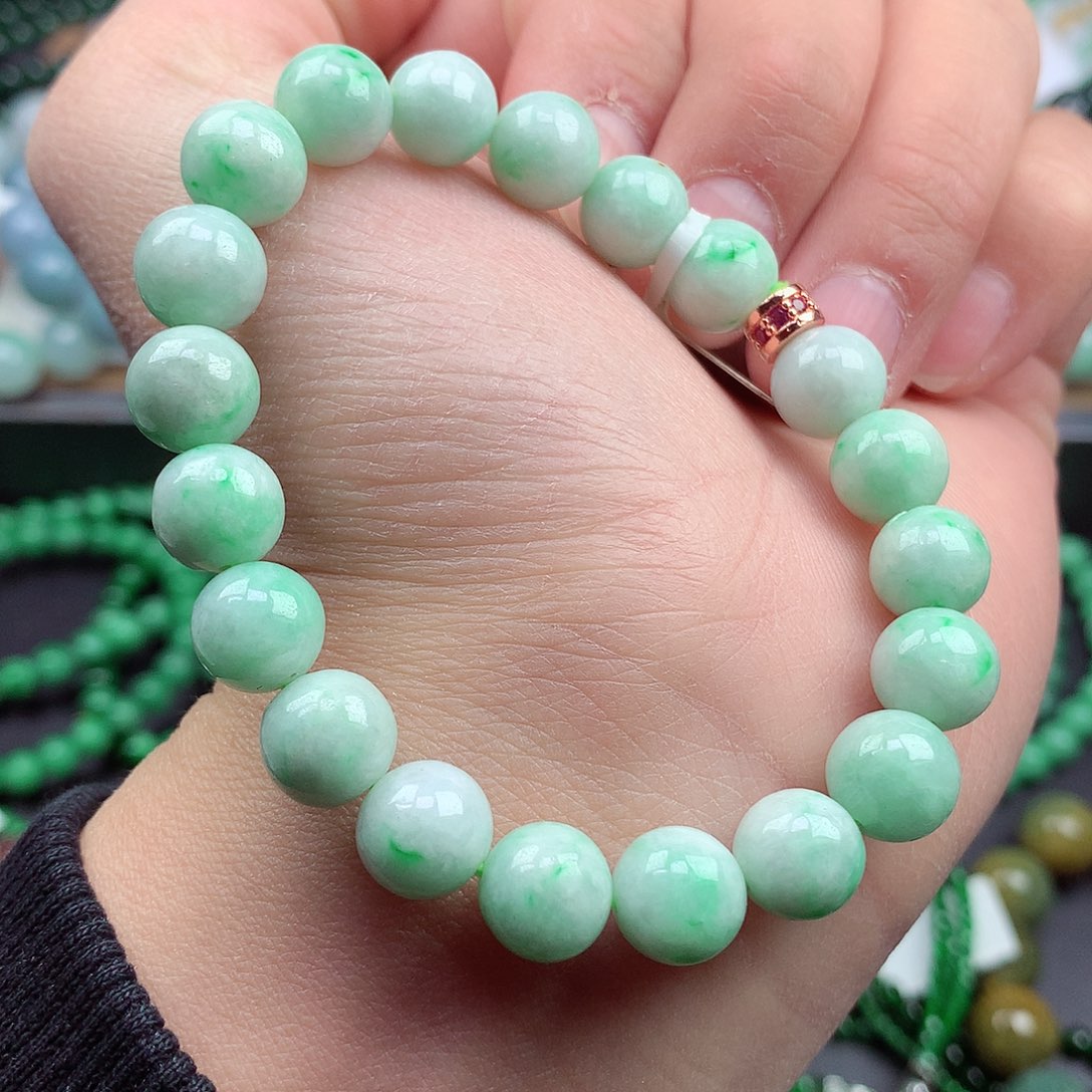 翡翠颈饰未镶嵌手串