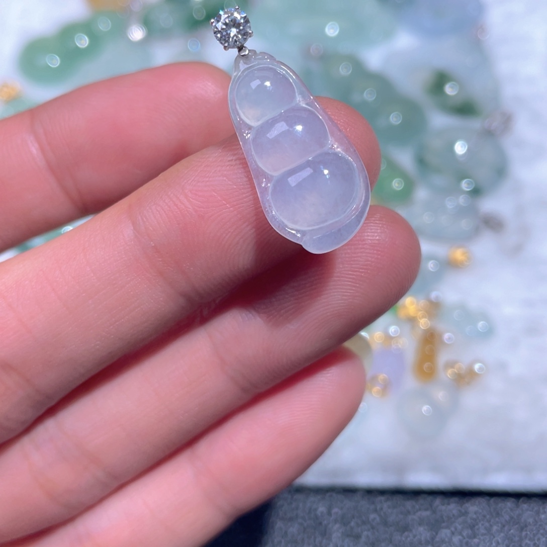 翡翠18K金镶嵌颈饰翡翠