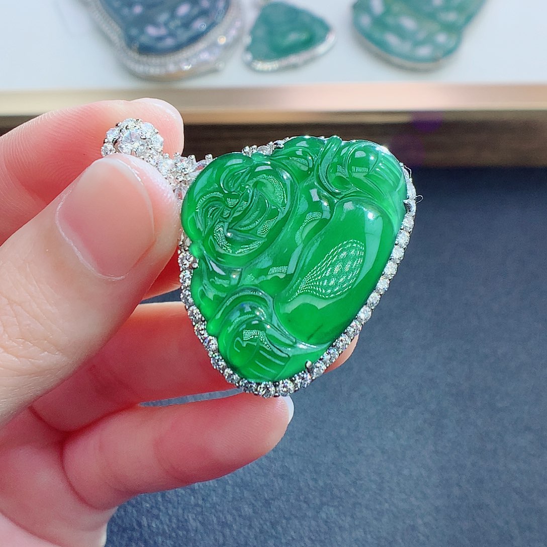 翡翠颈饰银S925镶嵌翡翠