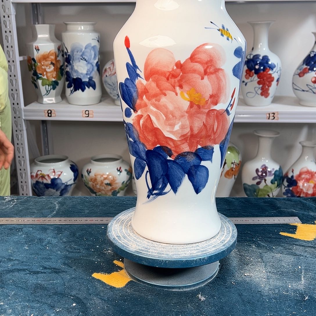 摆件景德镇陶瓷大鱼红牡