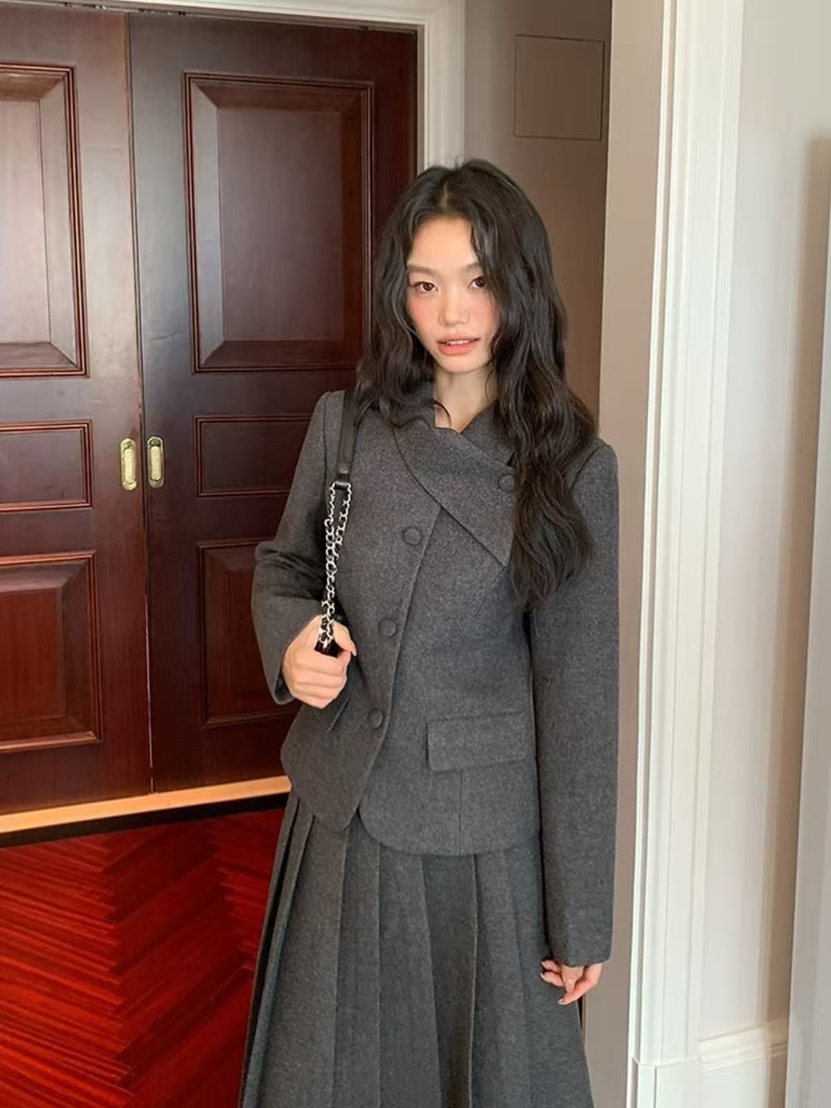 韩系灰色斜领外套半身裙套装女秋冬韩版气质小西服长裙两件套