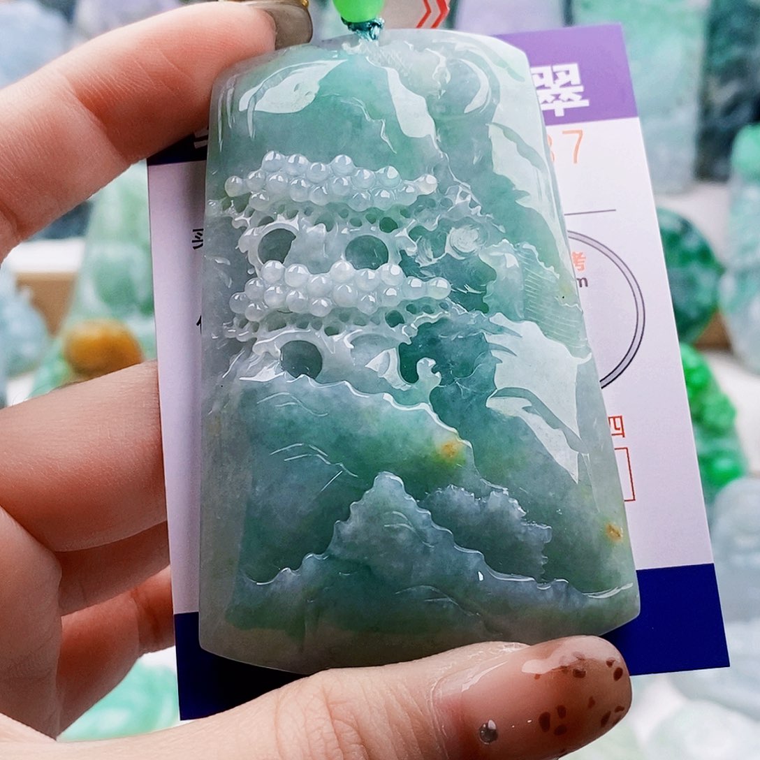 吊坠(不含链)未镶嵌翡翠