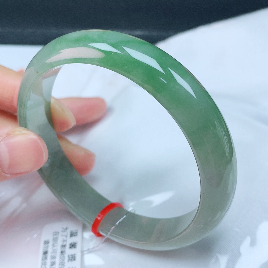 翡翠手镯未镶嵌58圈