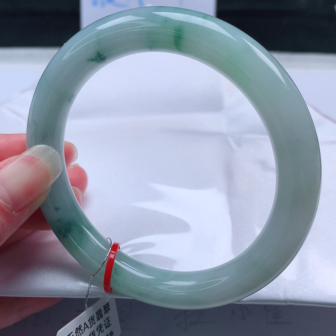 翡翠手镯未镶嵌58圈