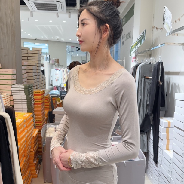 【上衣裤子可分开拍】娜娜高定秋冬新款轻奢风U领蕾丝拼接修身显瘦