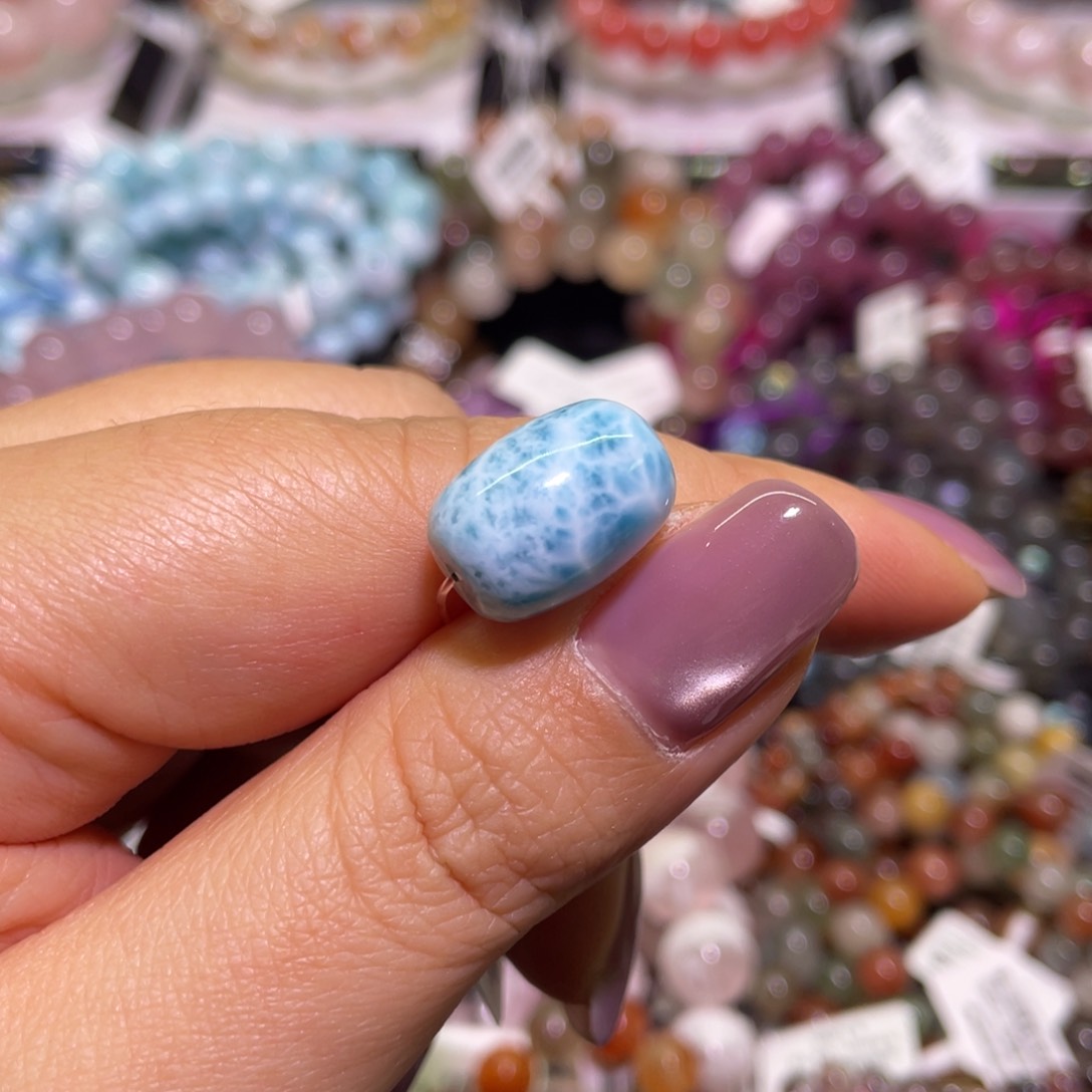 针钠钙石（海纹石）颈饰未镶嵌