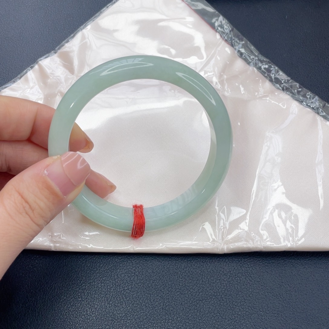 石***造翡翠未镶嵌手镯冰绿手镯