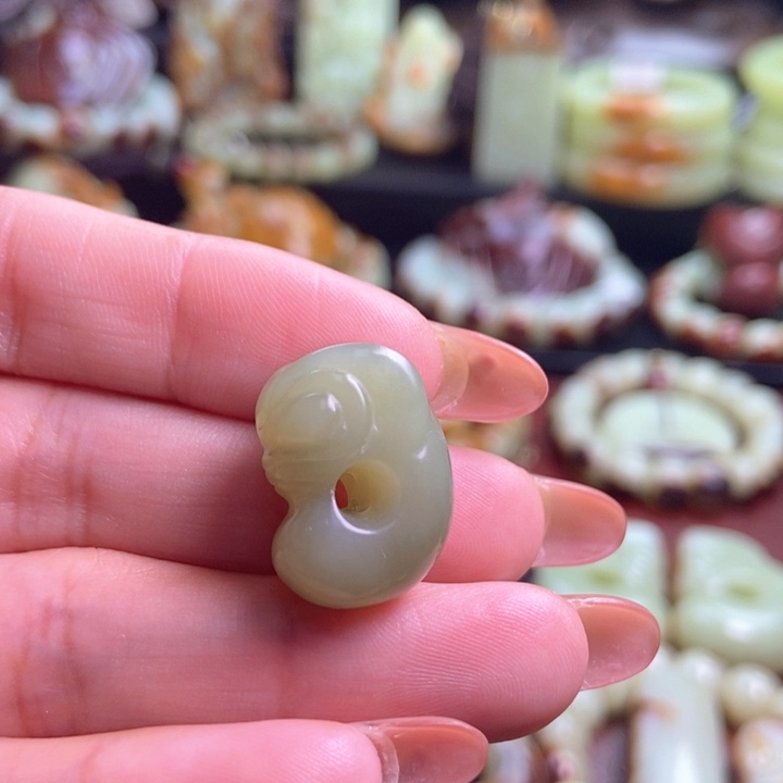 未镶嵌手链岫岩河磨玉（透闪石质玉）