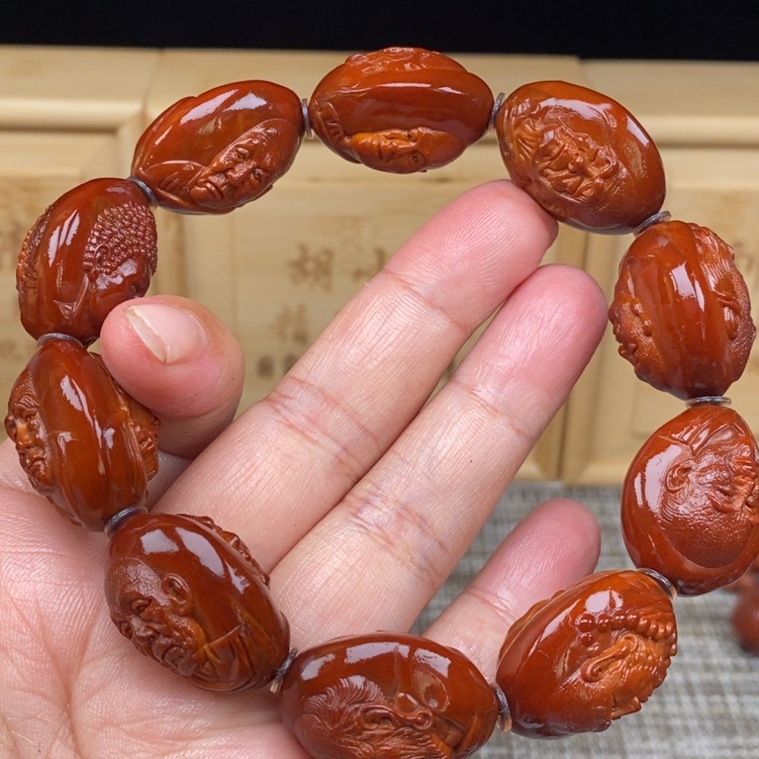 爱***菜橄榄核吊坠十八罗汉