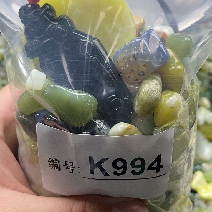 岫玉鱼缸石未镶嵌