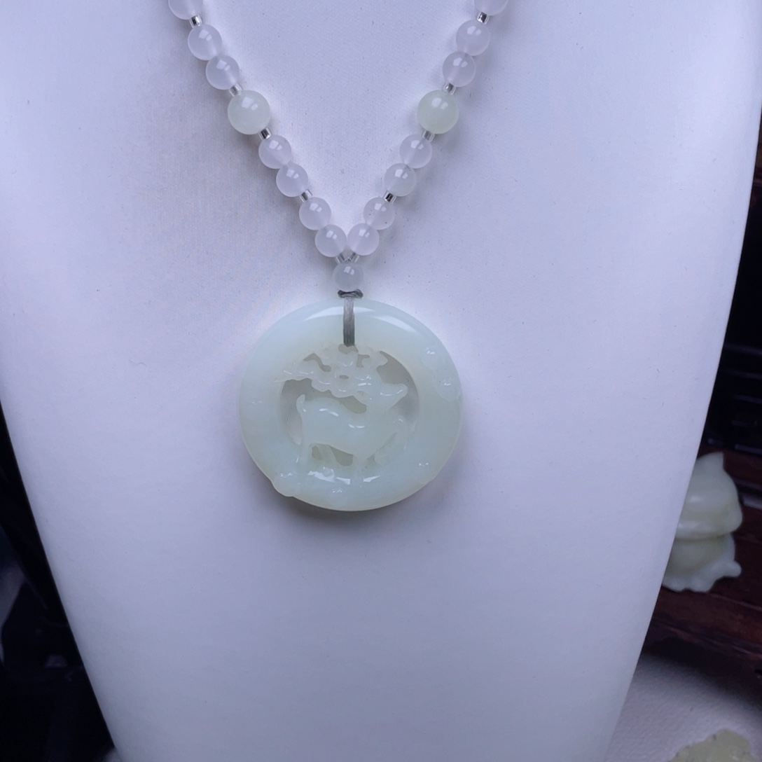 蛇纹石玉颈饰未镶嵌