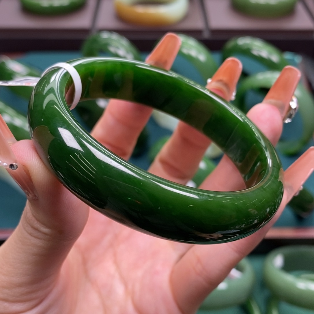 和田玉（碧玉）未镶嵌手镯5859