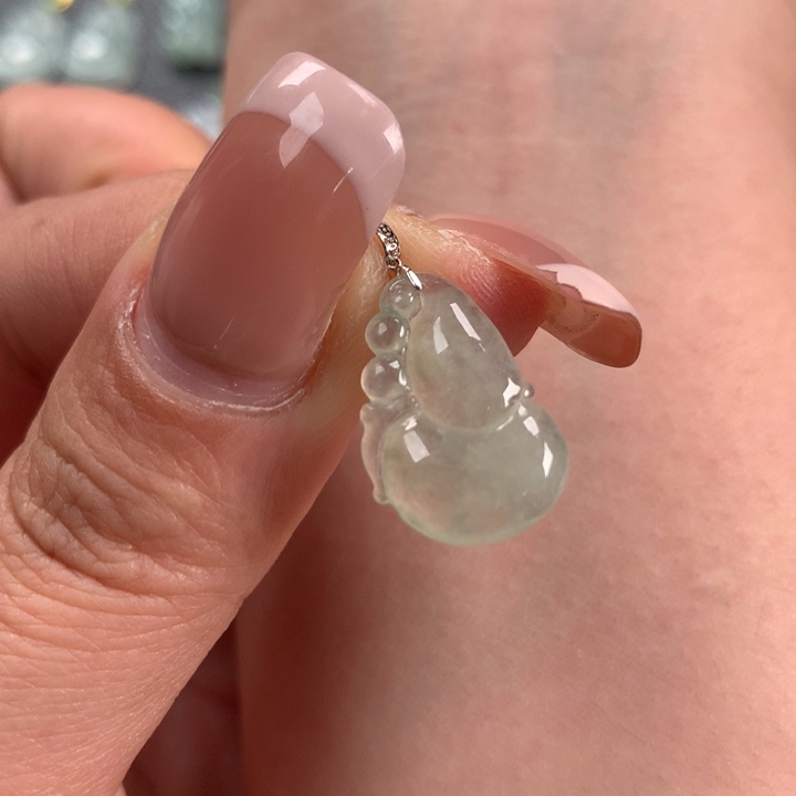 翡翠颈饰18K金镶嵌葫芦