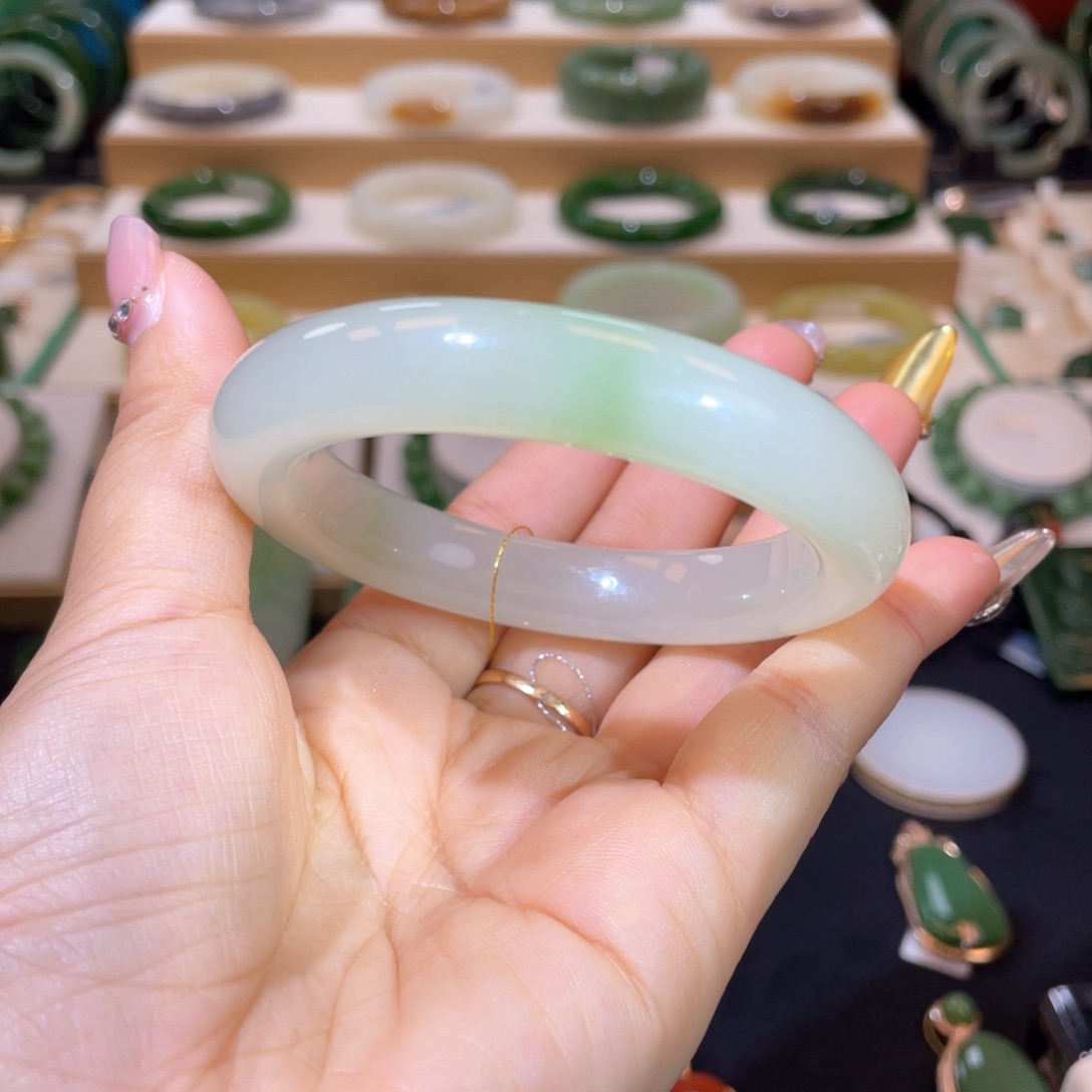 和田玉收藏级翠青手镯54、55未镶嵌