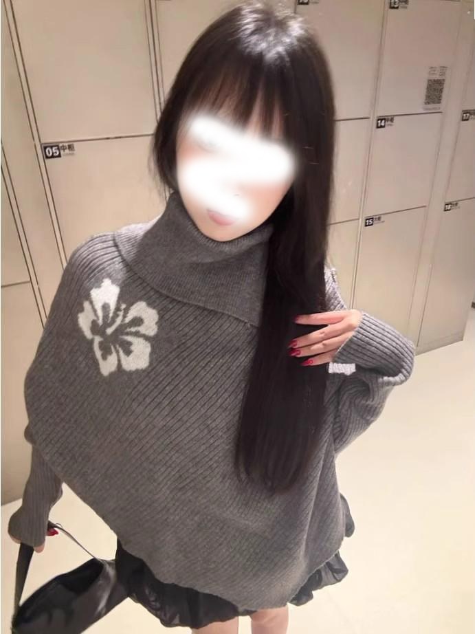 韩系花朵不规则斗篷高领毛衣女秋季2025新款小众高级感针织衫上衣