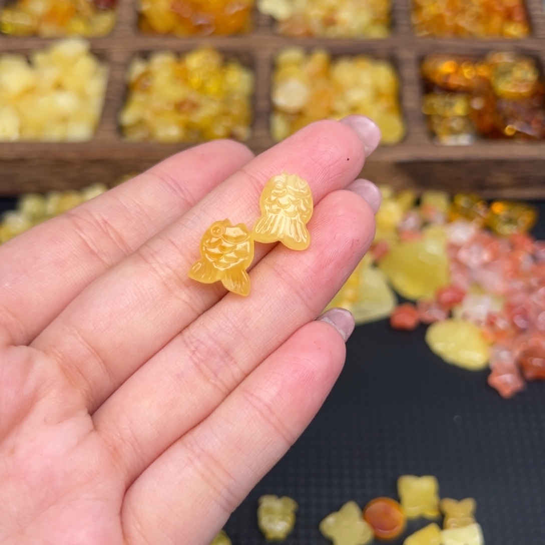 琥珀未镶嵌吊坠(不含链)多样性