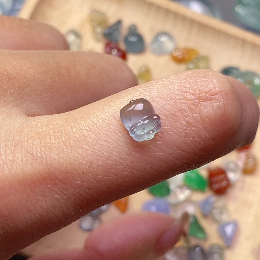 翡翠颈饰未镶嵌翡翠