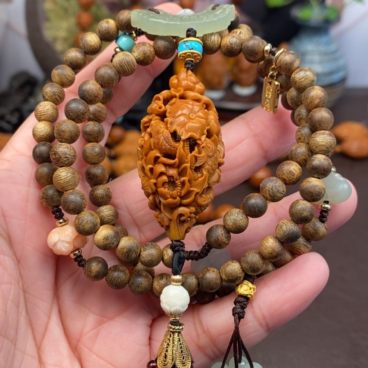 【闪购商品】橄榄核吊坠九鲤戏莲