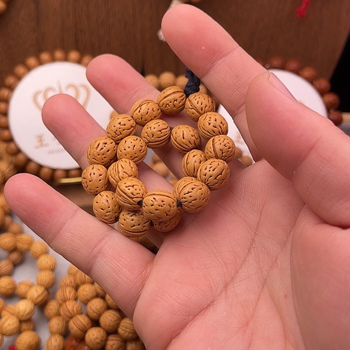 困***着吊坠桃核桃核手串手持脖挂