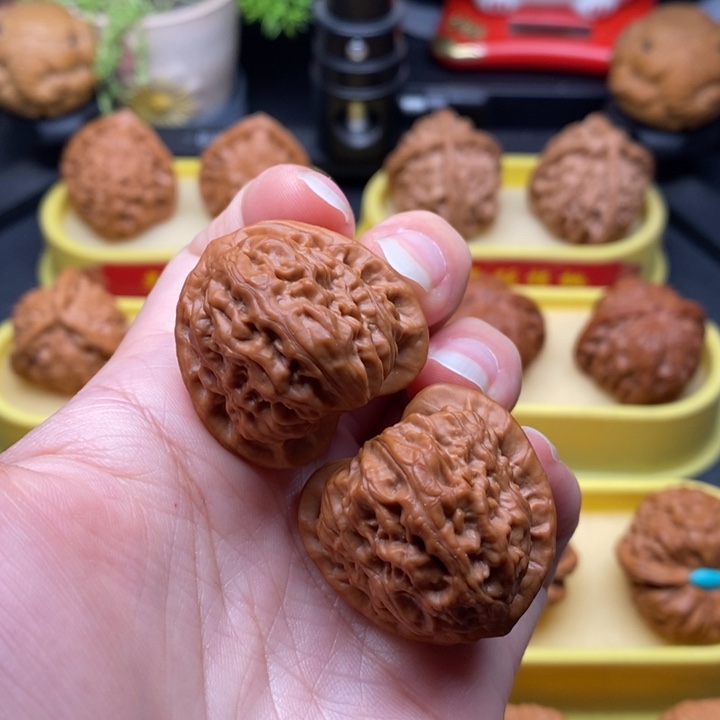 【闪购商品】文玩核桃吊坠全品野生小三角手捻