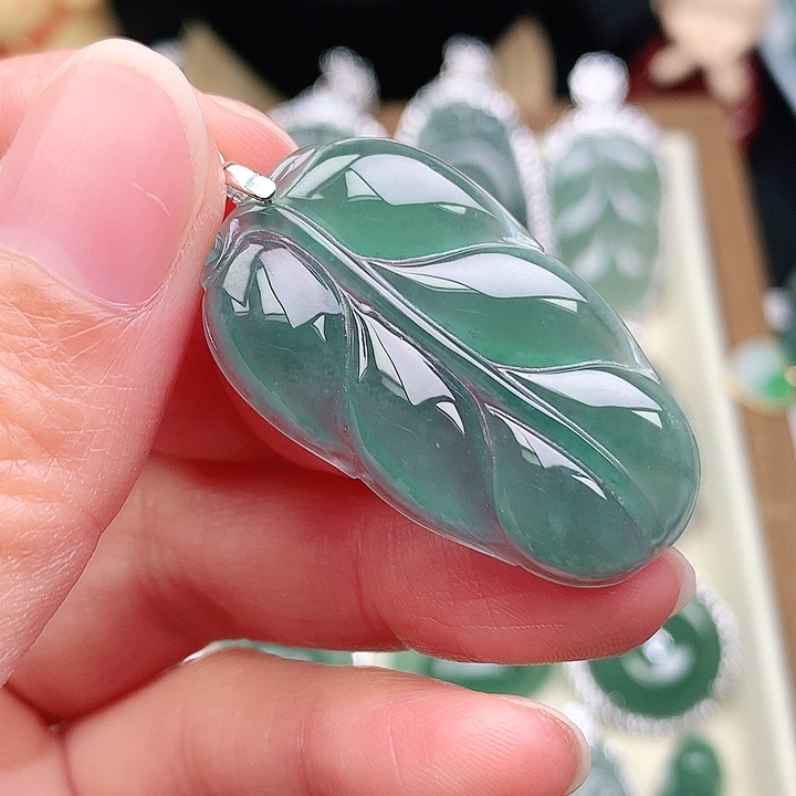 颈饰银S925镶嵌翡翠吊坠