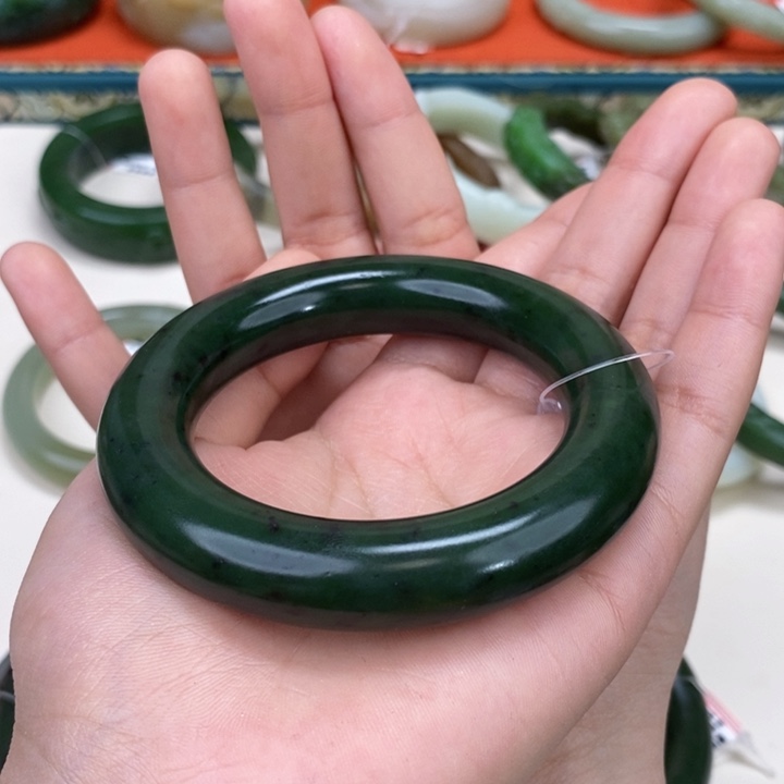 和田玉手镯未镶嵌皓*