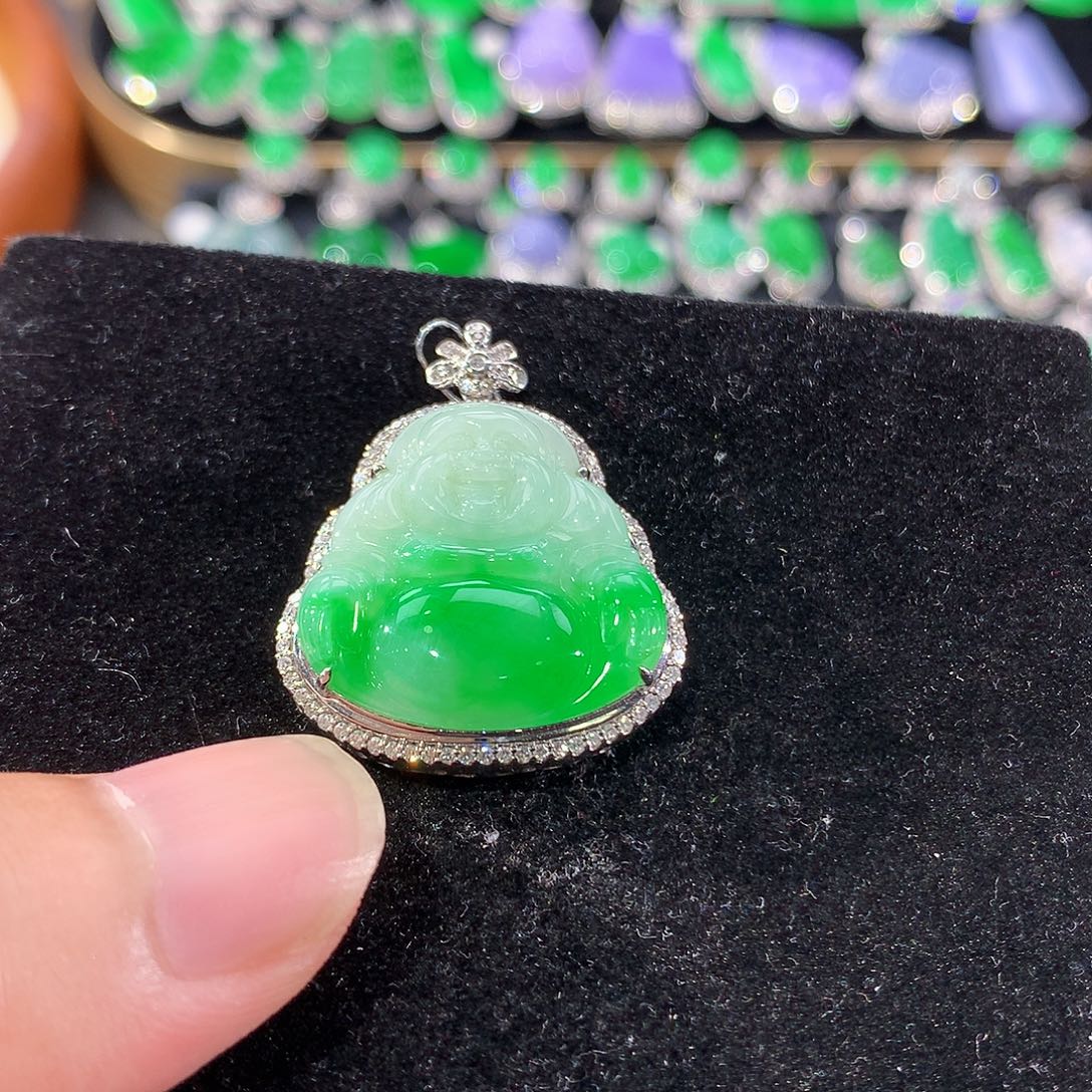 翡翠18K金镶嵌颈饰