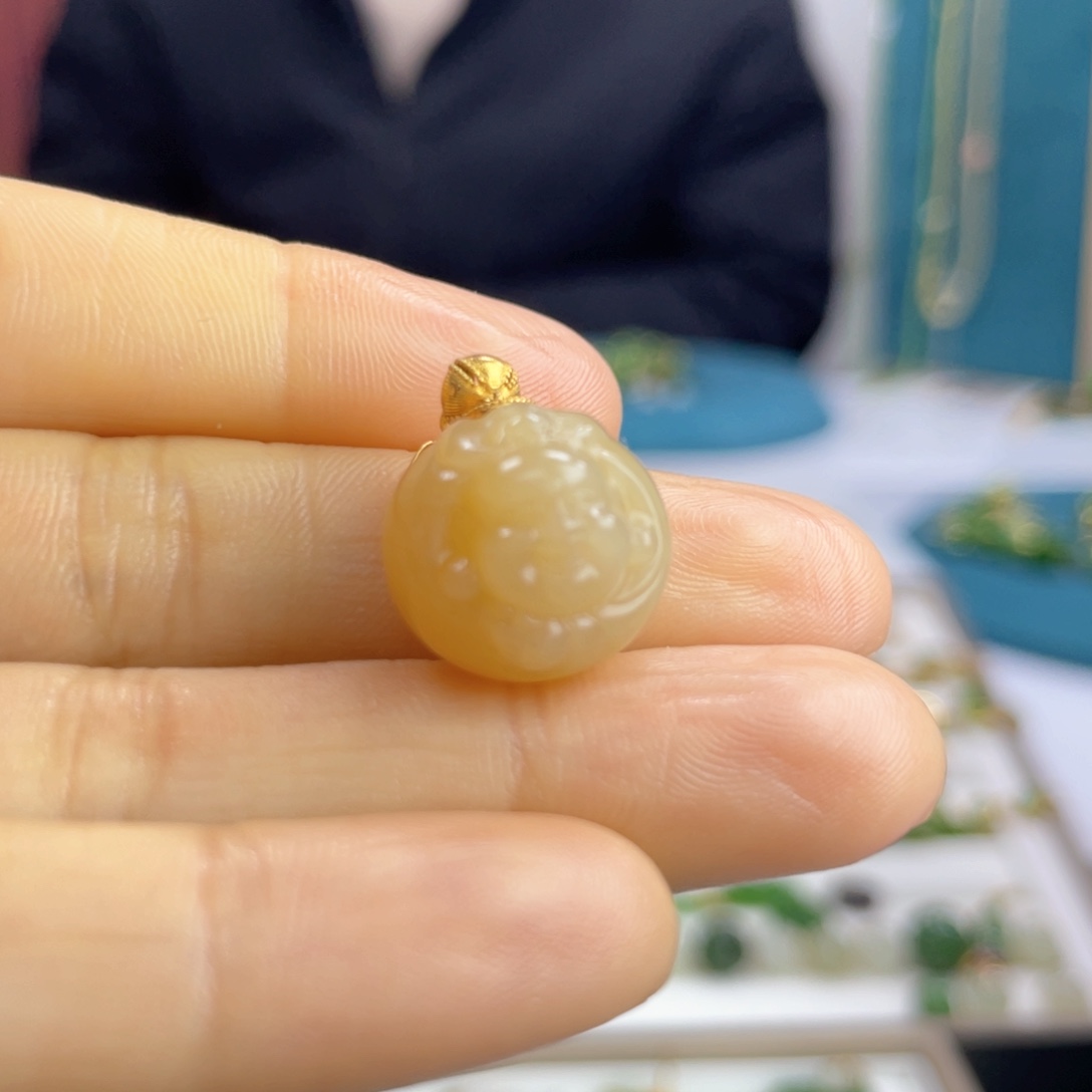 和田玉颈饰18K金镶嵌