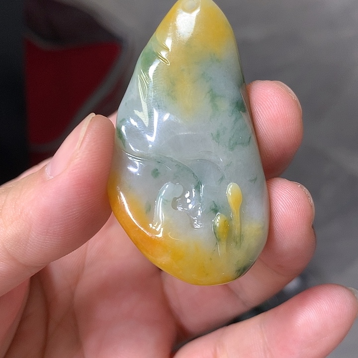 翡翠颈饰未镶嵌翡翠