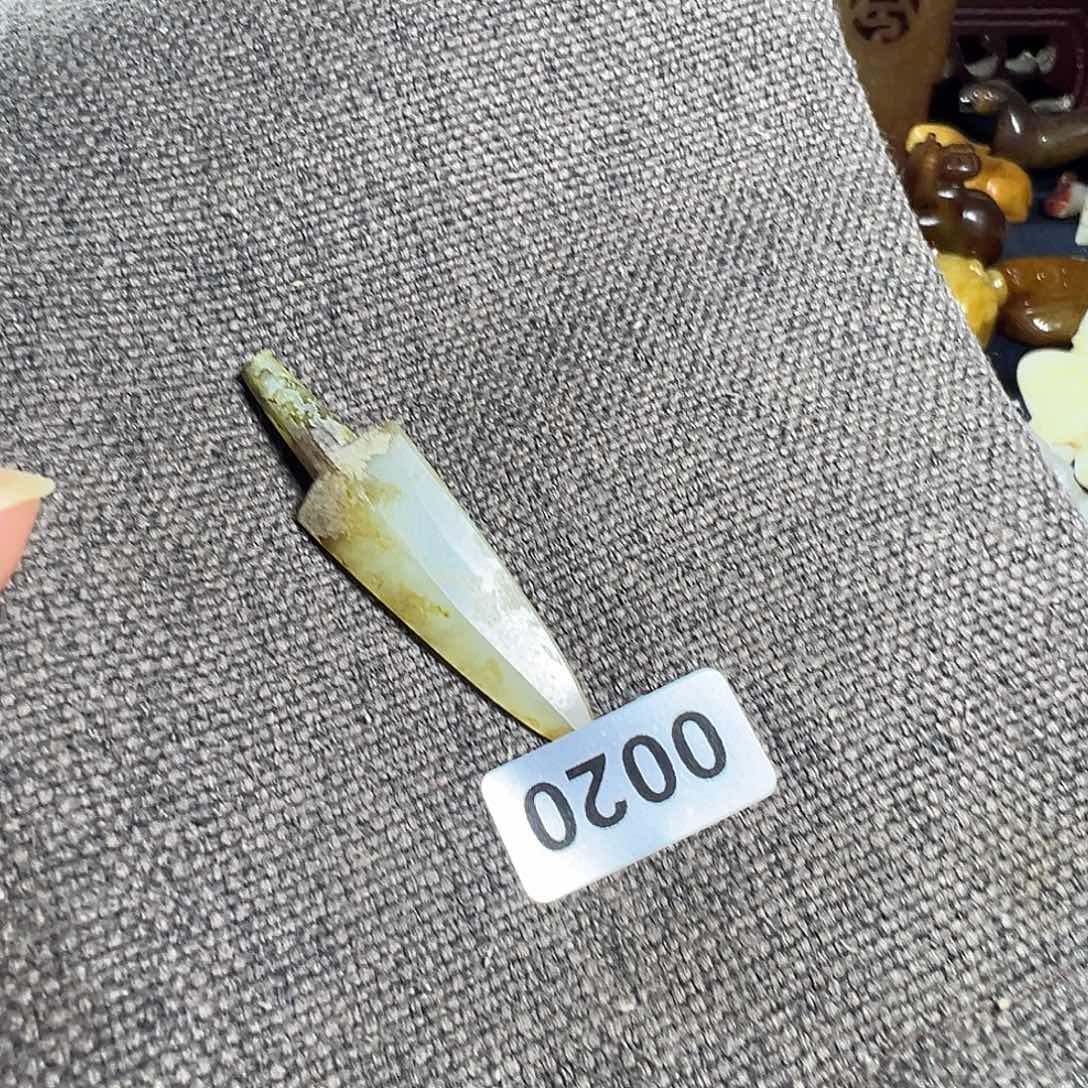 和田玉（糖玉）未镶嵌挂件