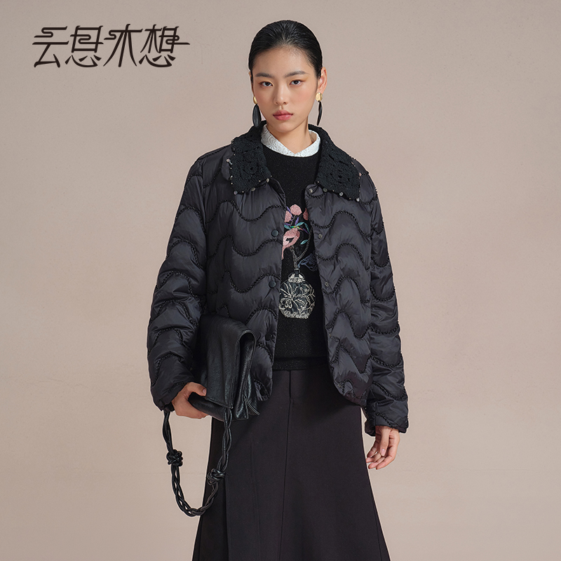 Ysimo-X云思木想 云卷珠浪 90白鹅绒波浪珠绣钩织领羽绒服13477