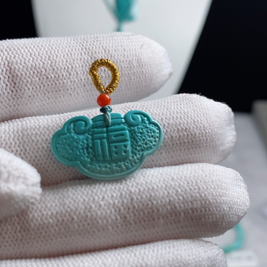 绿松石颈饰未镶嵌