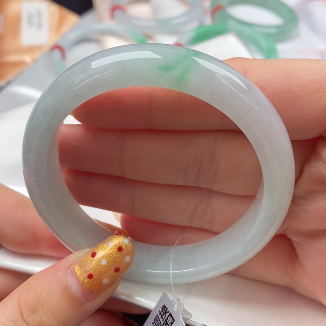 翡翠未镶嵌手镯57圈口