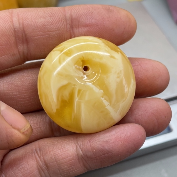 琥珀裸石未镶嵌公主扣