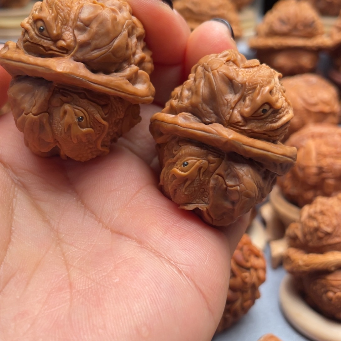 故***里核桃手串/手链龙蝉蜕变蛤蟆头核桃雕刻核桃