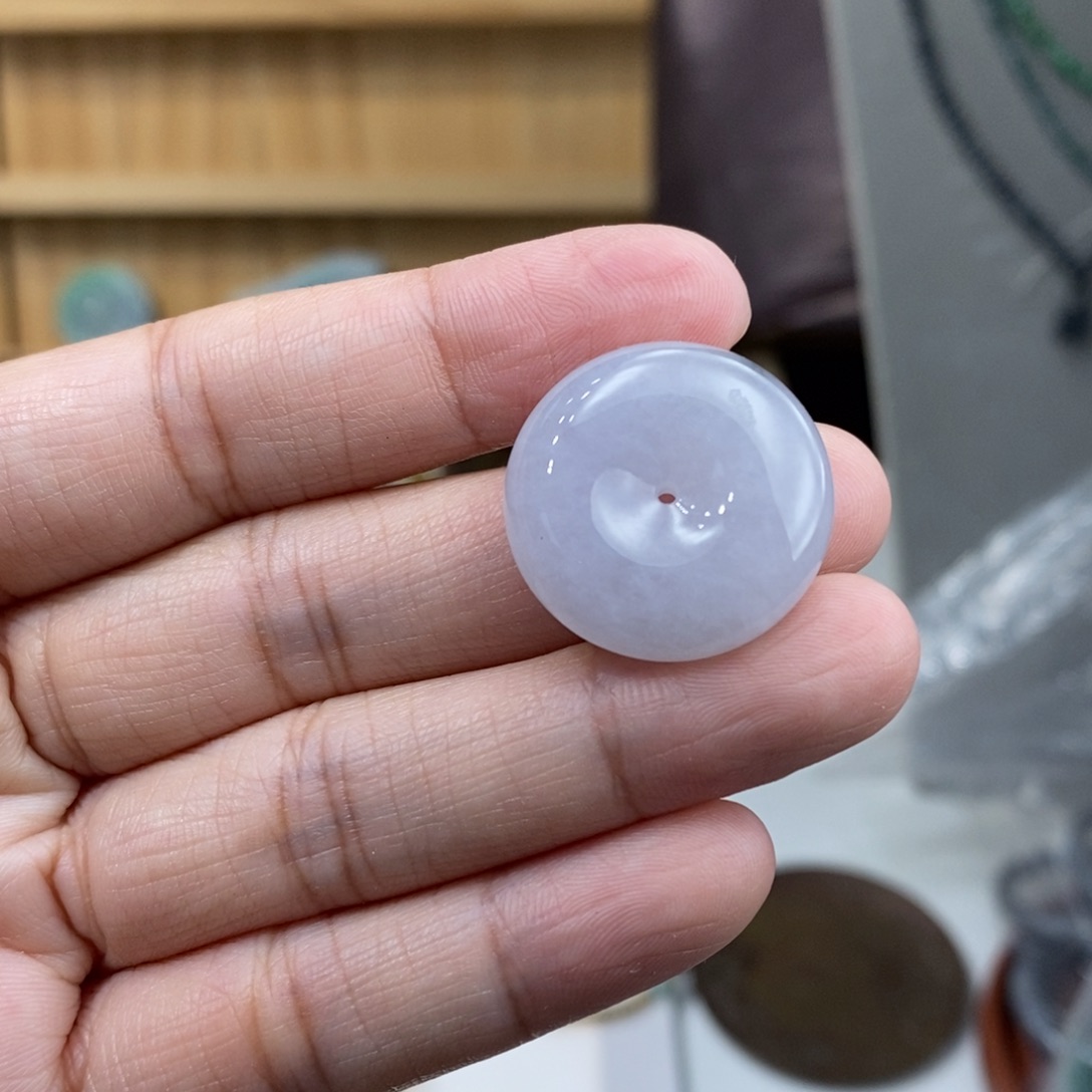 翡翠未镶嵌颈饰平安扣