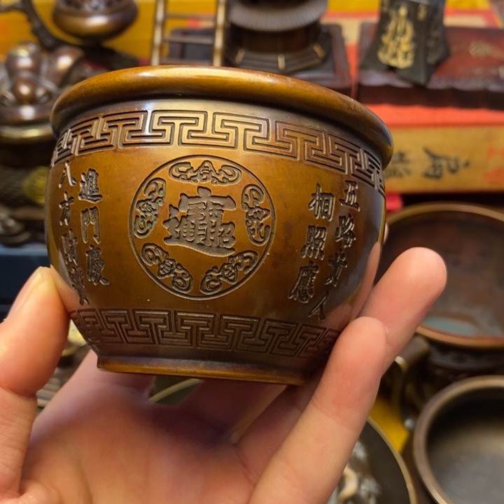 铜器摆件做工精良