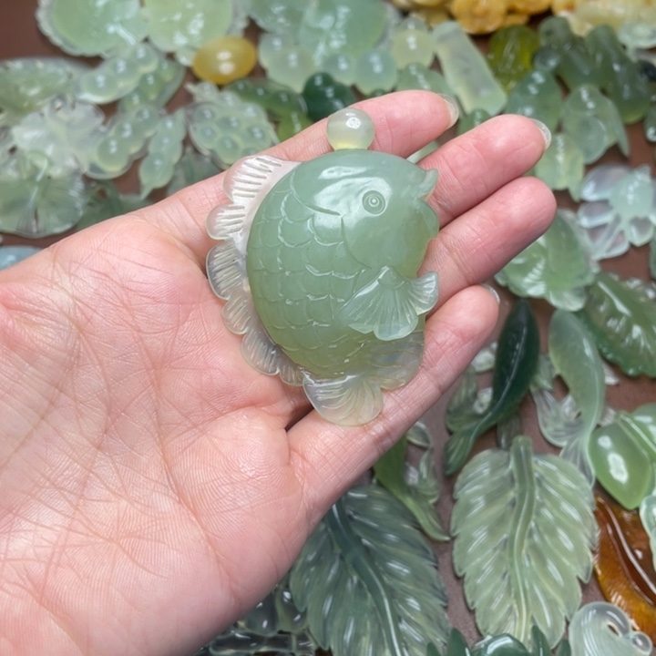蛇纹石玉合金颈饰