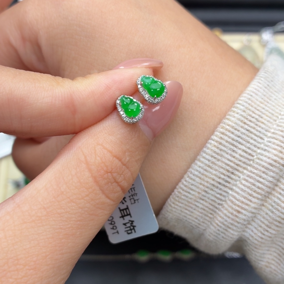 香***️翡翠18K金镶嵌颈饰