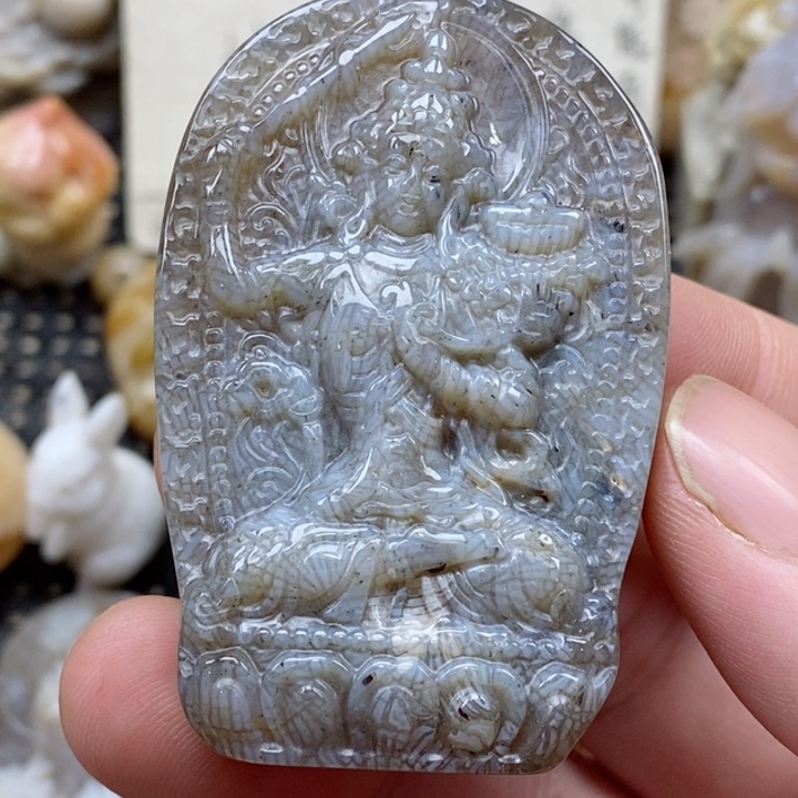 颈饰未镶嵌硅化珊瑚（珊瑚玉）