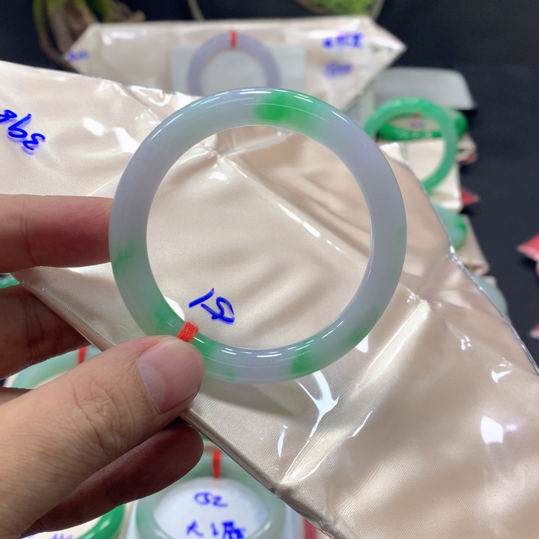 翡翠未镶嵌手镯翡翠