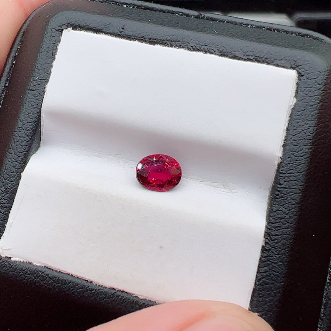 红色碧玺0.72克拉卢比来裸石未镶嵌
