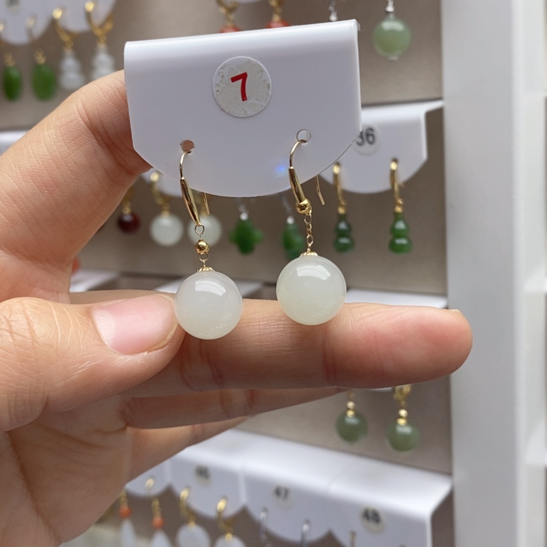 18K金镶嵌和田玉耳饰