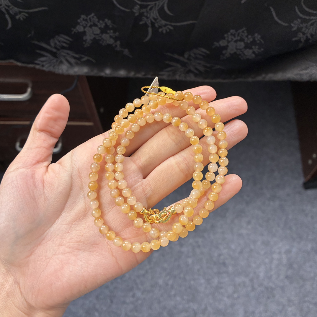 和田玉新疆且末糖白卡5